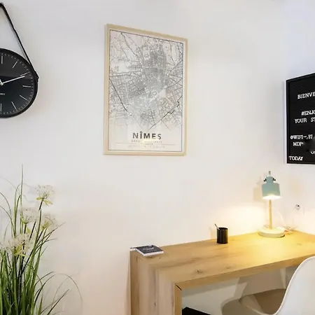 Studio Terrasse & Parking Gratuit En Residence Nîmes Exterior foto