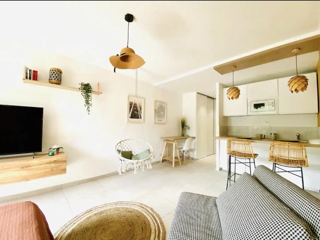 Apartment Terrasse & Parking Gratuit En *